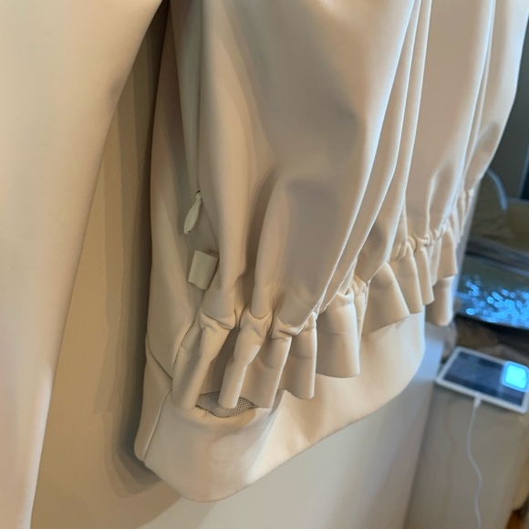 Lululemon pullover sz 2 approx - Picture 4 of 12